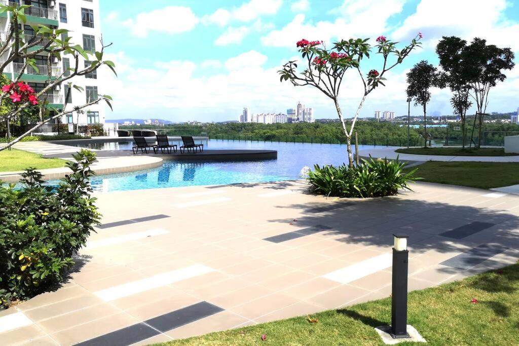 Yolo Budget Condo Premium Facilities One Johor Bahru Esterno foto