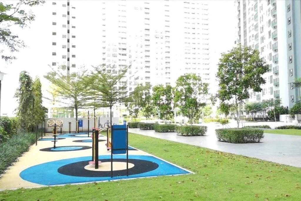 Yolo Budget Condo Premium Facilities One Johor Bahru Esterno foto